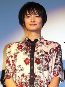 日本模特伽奈,时尚界的璀璨新星