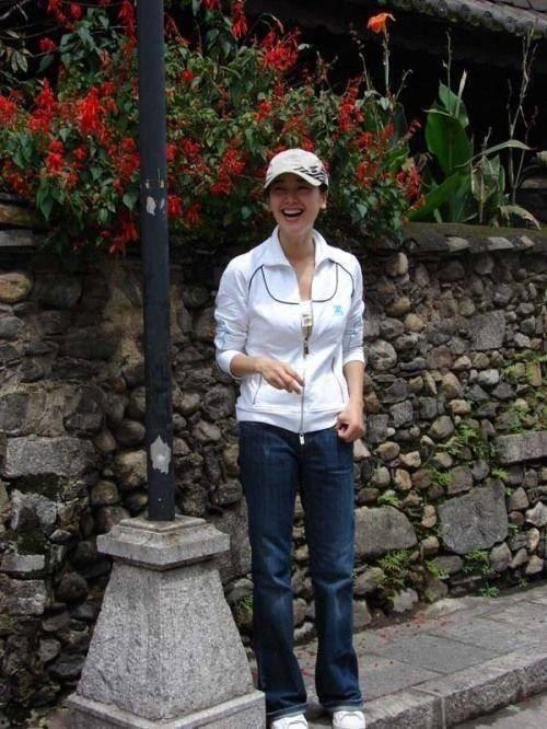 左小青丝袜脚,性感诱惑，演绎别样风情