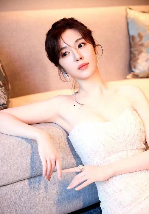 大胸AV女优无码,揭秘大胸AV女优无码写真背后的故事